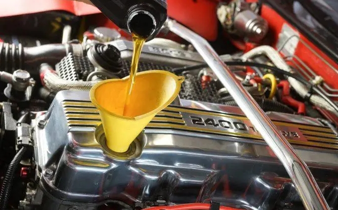 The Ultimate Protector: Engine Oil for Generator Sets, Compressors, and Heavy Machinery